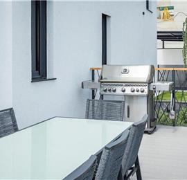 3 bedroom villa with infinity pool in Opatija, sleeps 6
